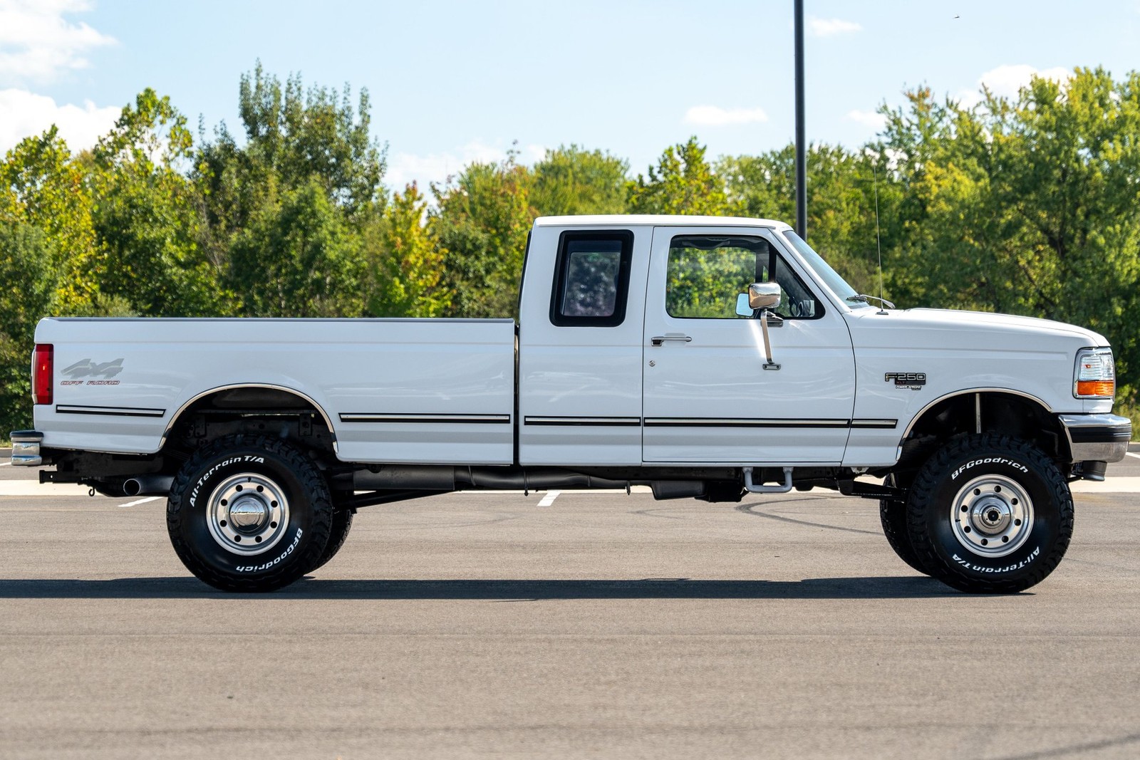 Ford-F-250-1995-Pickup-Truck-24