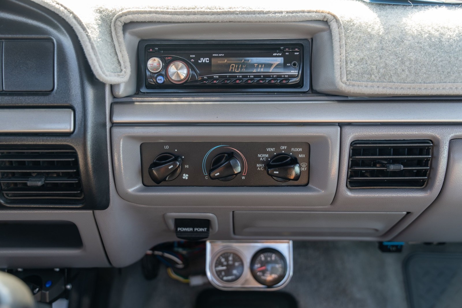 Ford-F-250-1995-Pickup-Truck-38