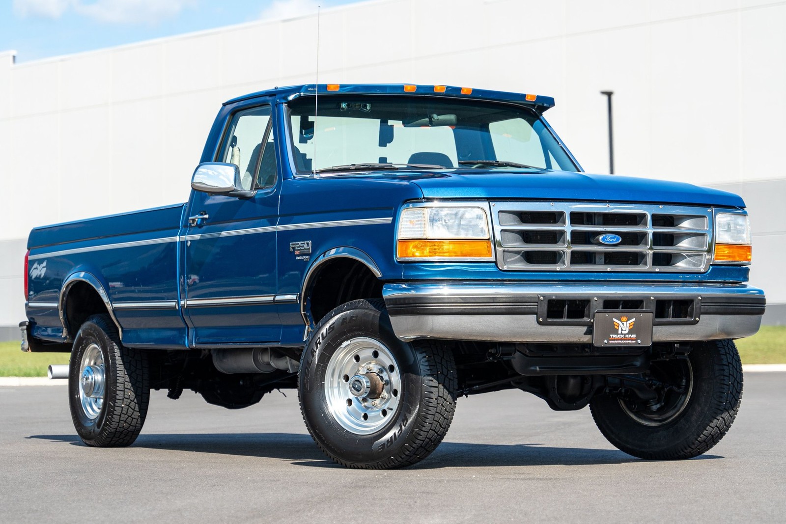 Ford-F-250-1995-Pickup-Truck