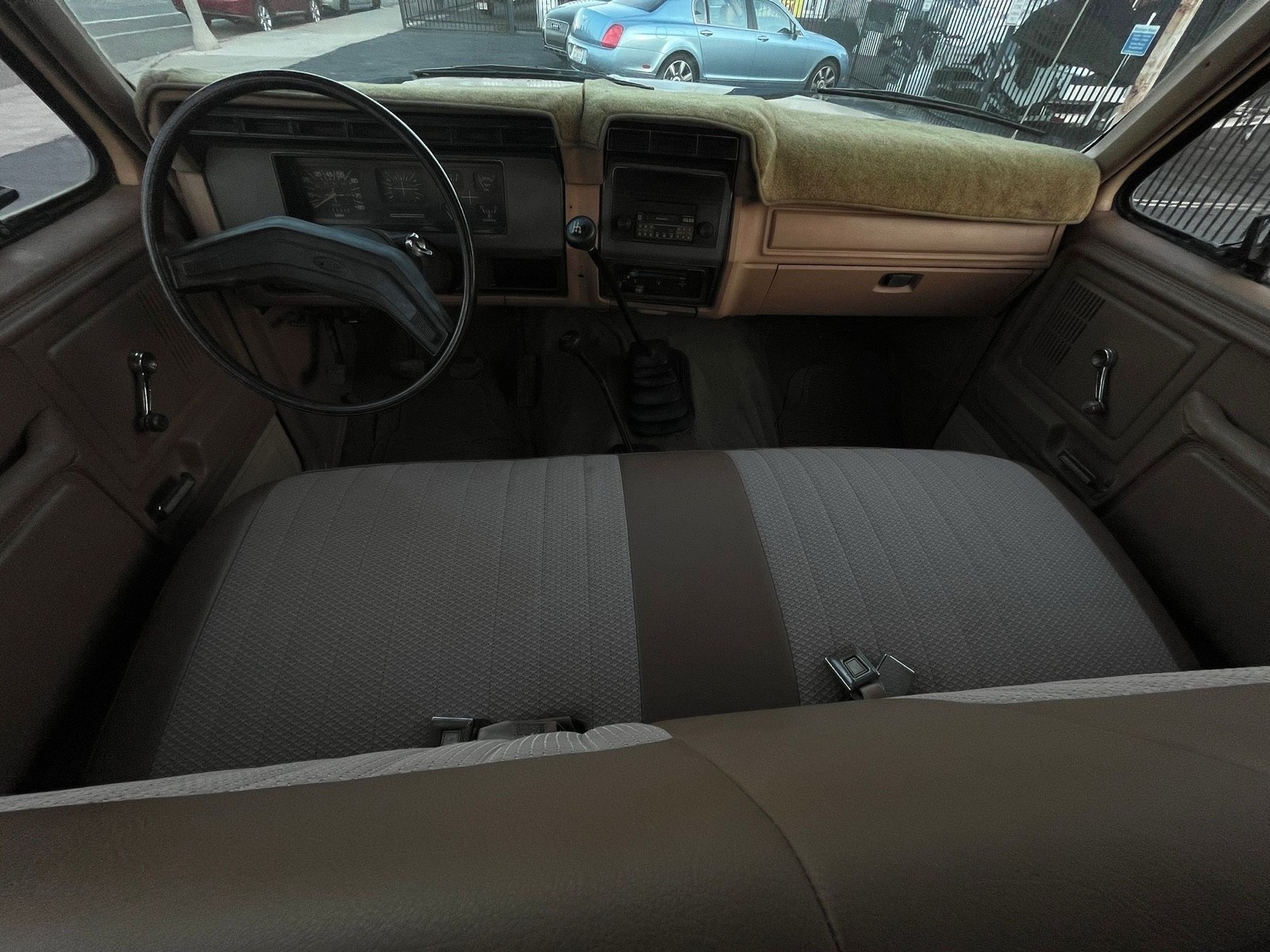 Ford-F-350-1984-9