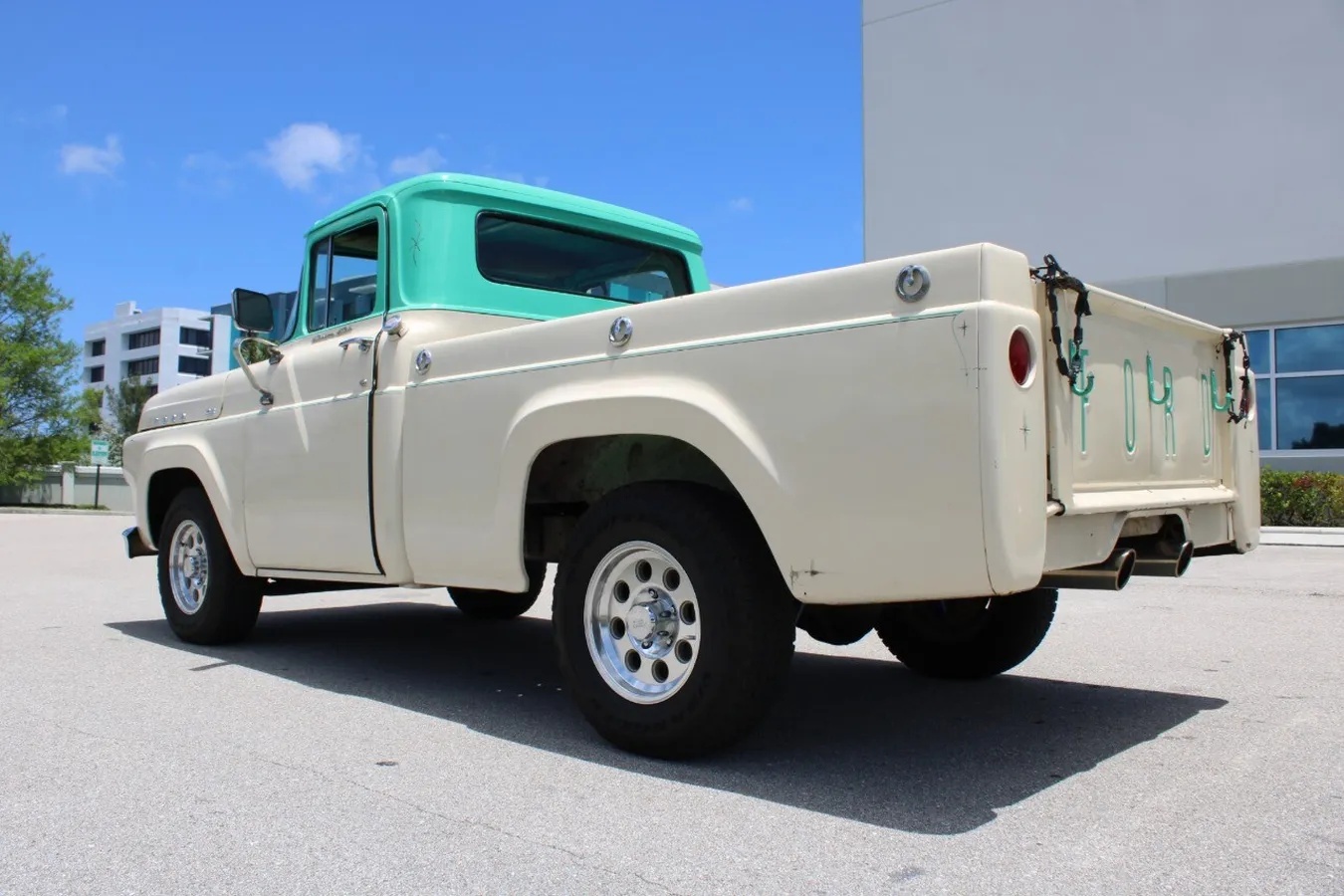 Ford-F-series-1958-Cream-And-Teal-Cream-And-Teal-11