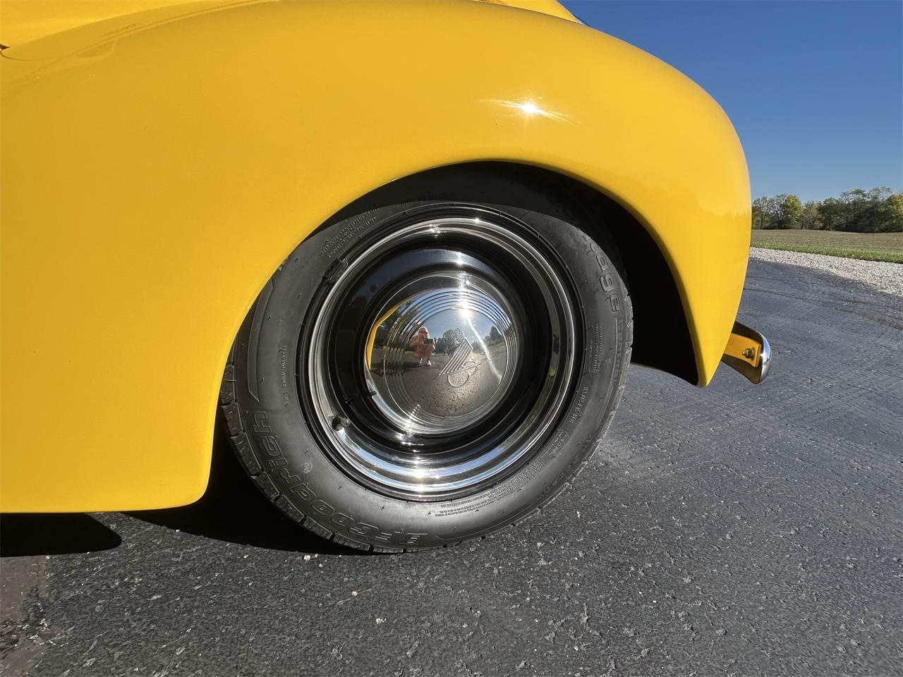 Ford-F1-1940-Yellow-Grey-19