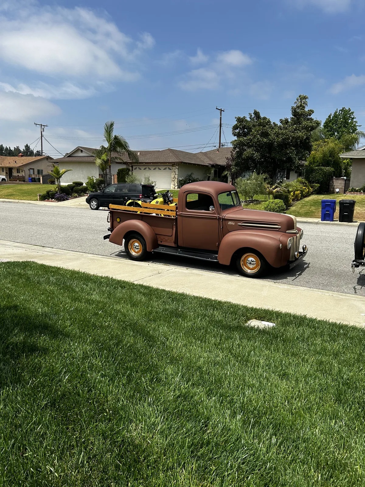 Ford-F1-1947-Terracotta-Primer-Tan-Leather-Trim-5