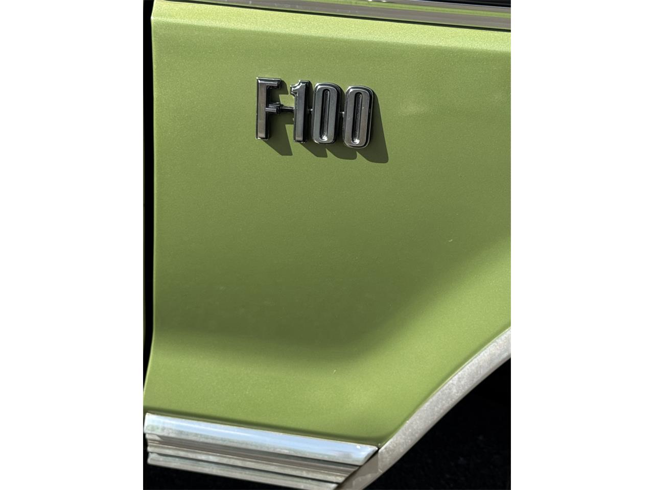 Ford-F100-1976-Medium-Glow-Green-Green-Vinyl-11
