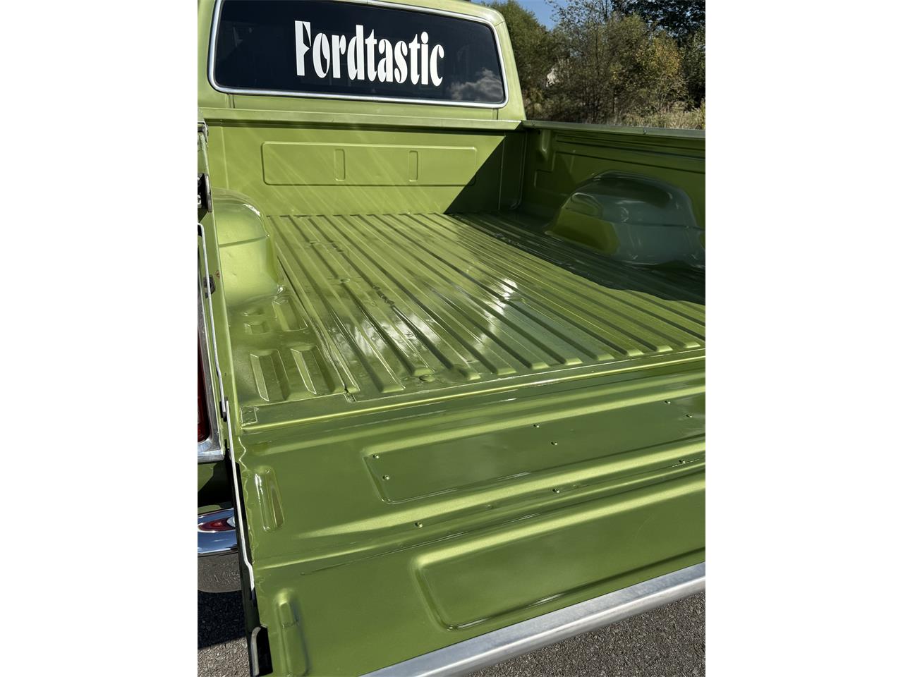 Ford-F100-1976-Medium-Glow-Green-Green-Vinyl-4