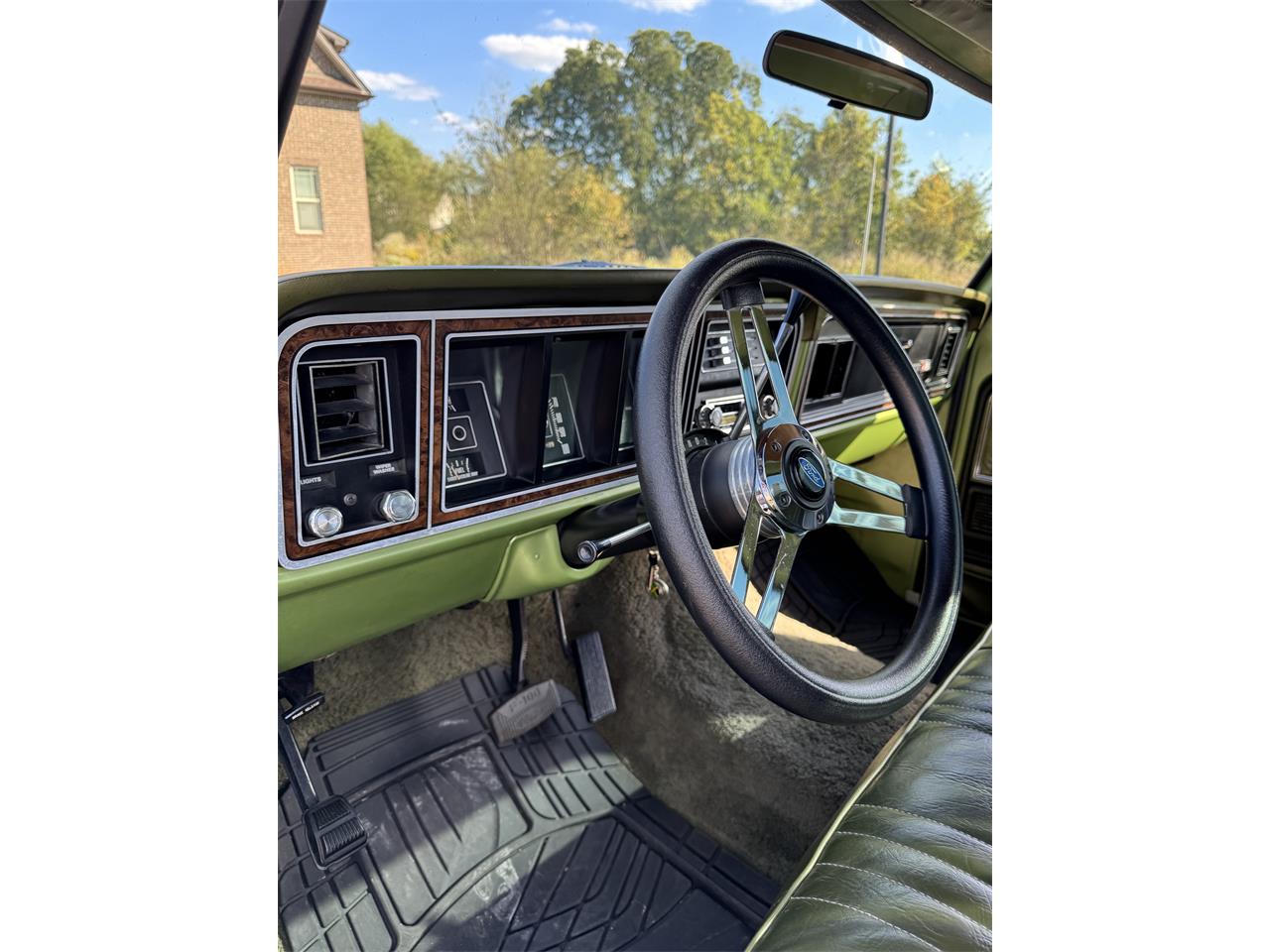 Ford-F100-1976-Medium-Glow-Green-Green-Vinyl-7