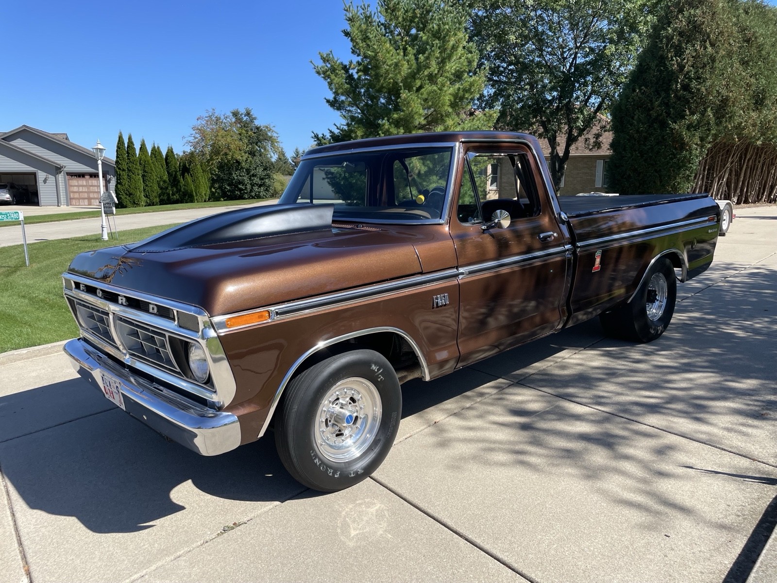 Ford-F250-1976-1