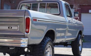 Ford-F250-1977-Silver-Metallic-Blue-Knit-Vinyl-12