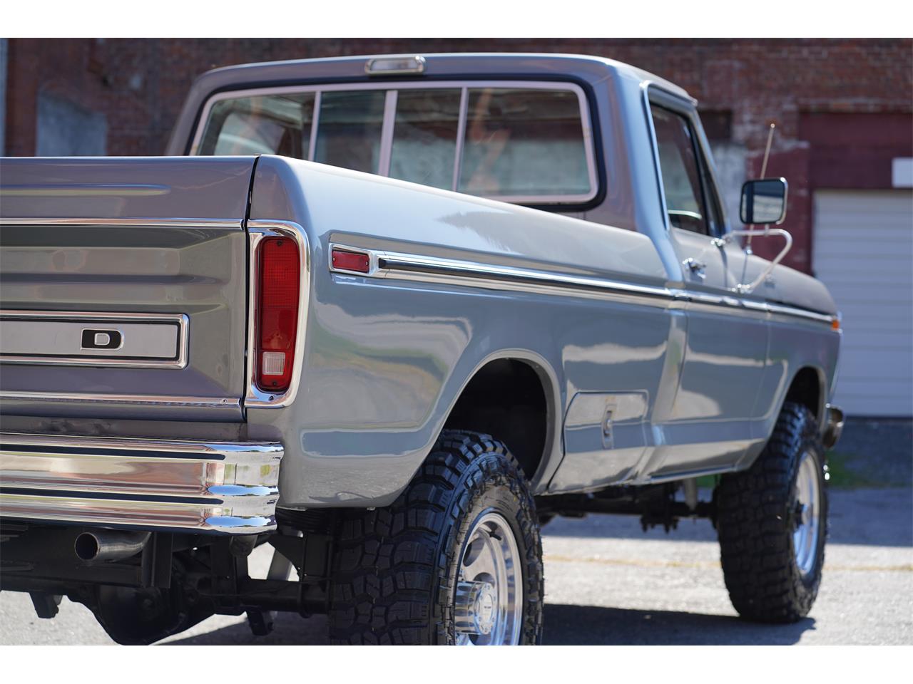 Ford-F250-1977-Silver-Metallic-Blue-Knit-Vinyl-12