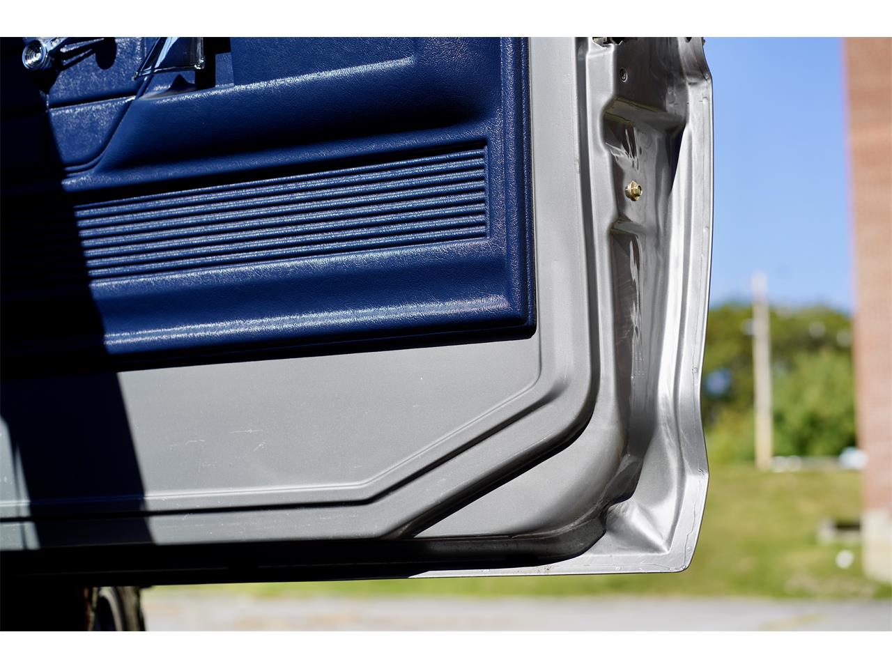 Ford-F250-1977-Silver-Metallic-Blue-Knit-Vinyl-19