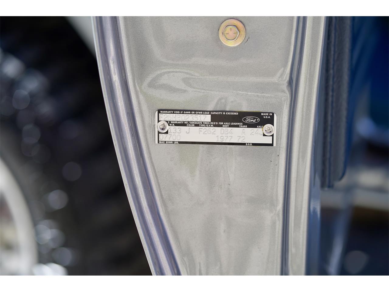 Ford-F250-1977-Silver-Metallic-Blue-Knit-Vinyl-31