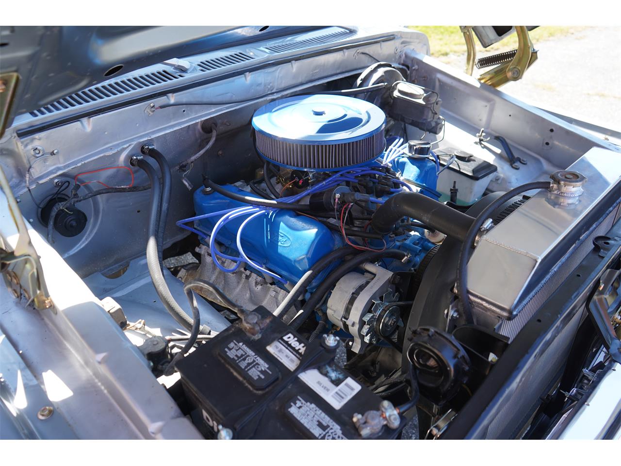 Ford-F250-1977-Silver-Metallic-Blue-Knit-Vinyl-36