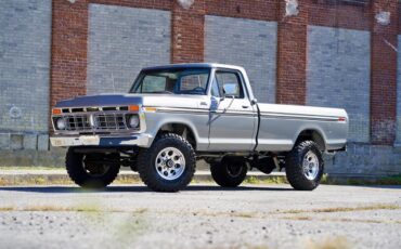 Ford-F250-1977-Silver-Metallic-Blue-Knit-Vinyl-44