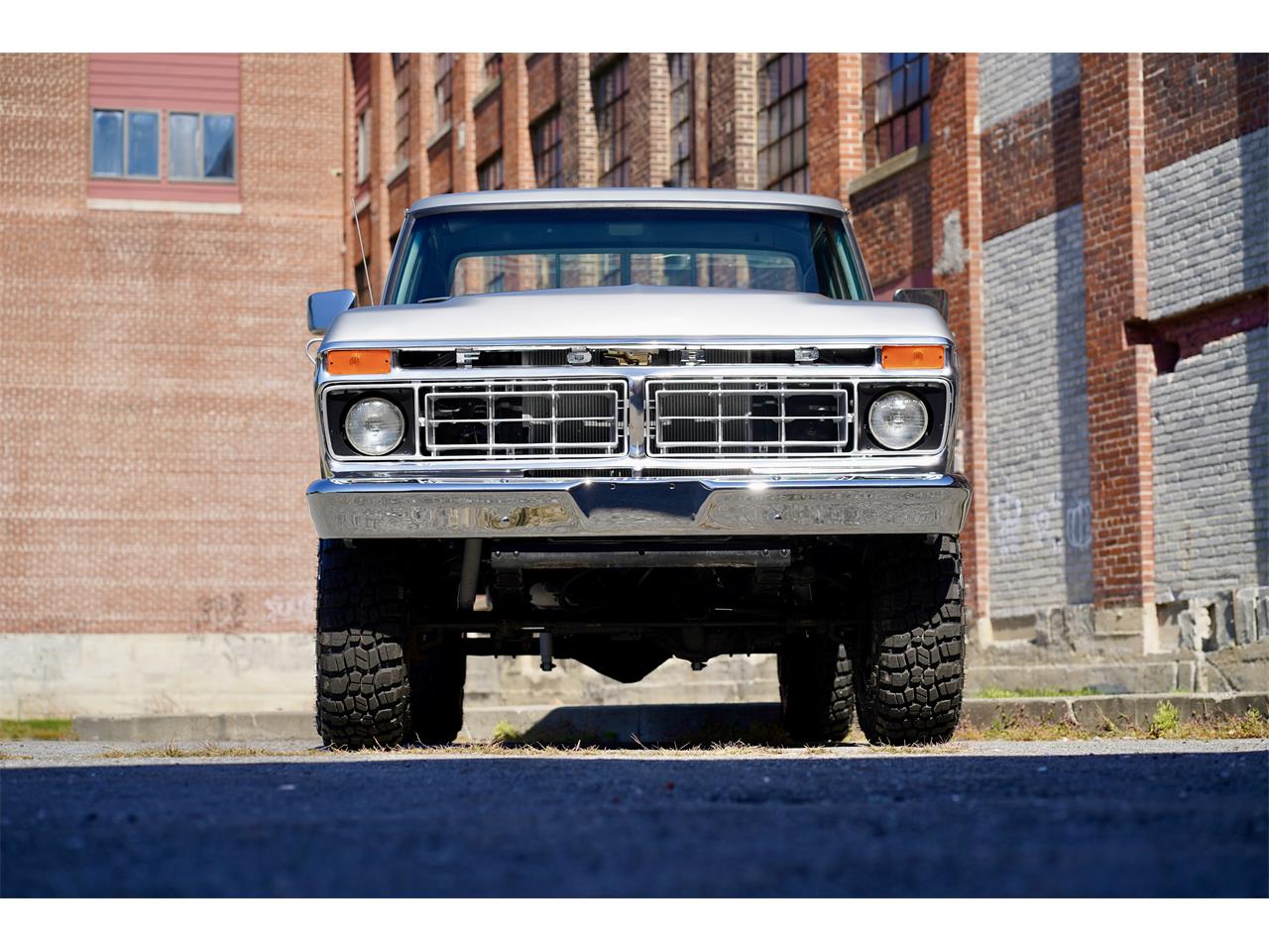 Ford-F250-1977-Silver-Metallic-Blue-Knit-Vinyl-46