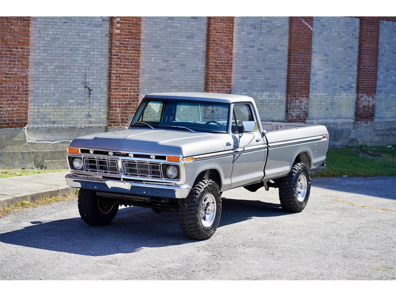 Ford-F250-1977-Silver-Metallic-Blue-Knit-Vinyl-5