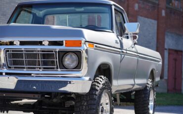 Ford-F250-1977-Silver-Metallic-Blue-Knit-Vinyl-7