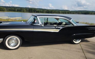 Ford-Fairlane-1957-1