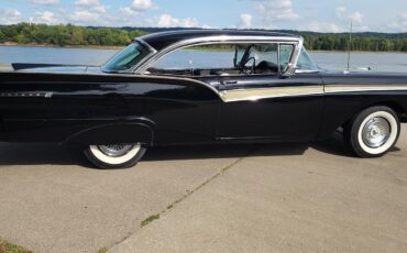 Ford-Fairlane-1957-11