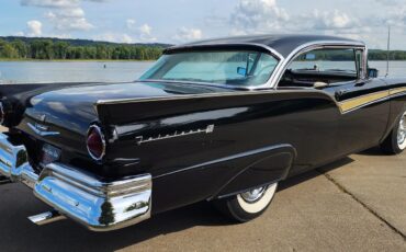 Ford-Fairlane-1957-14
