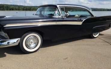 Ford-Fairlane-1957-2