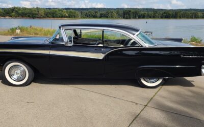 Ford Fairlane 1957 --