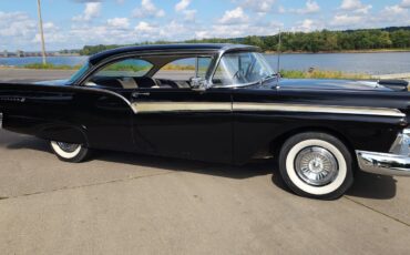 Ford-Fairlane-1957-8
