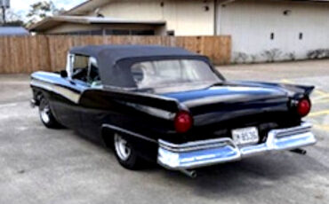 Ford-Fairlane-1957-Convertible-2