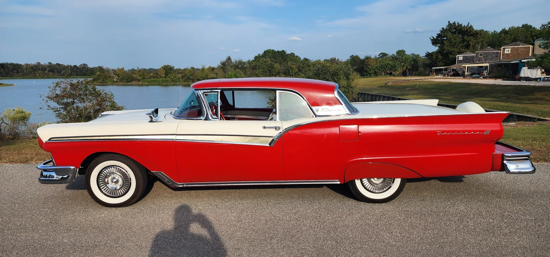 Ford-Fairlane-1957-Red-Red-2