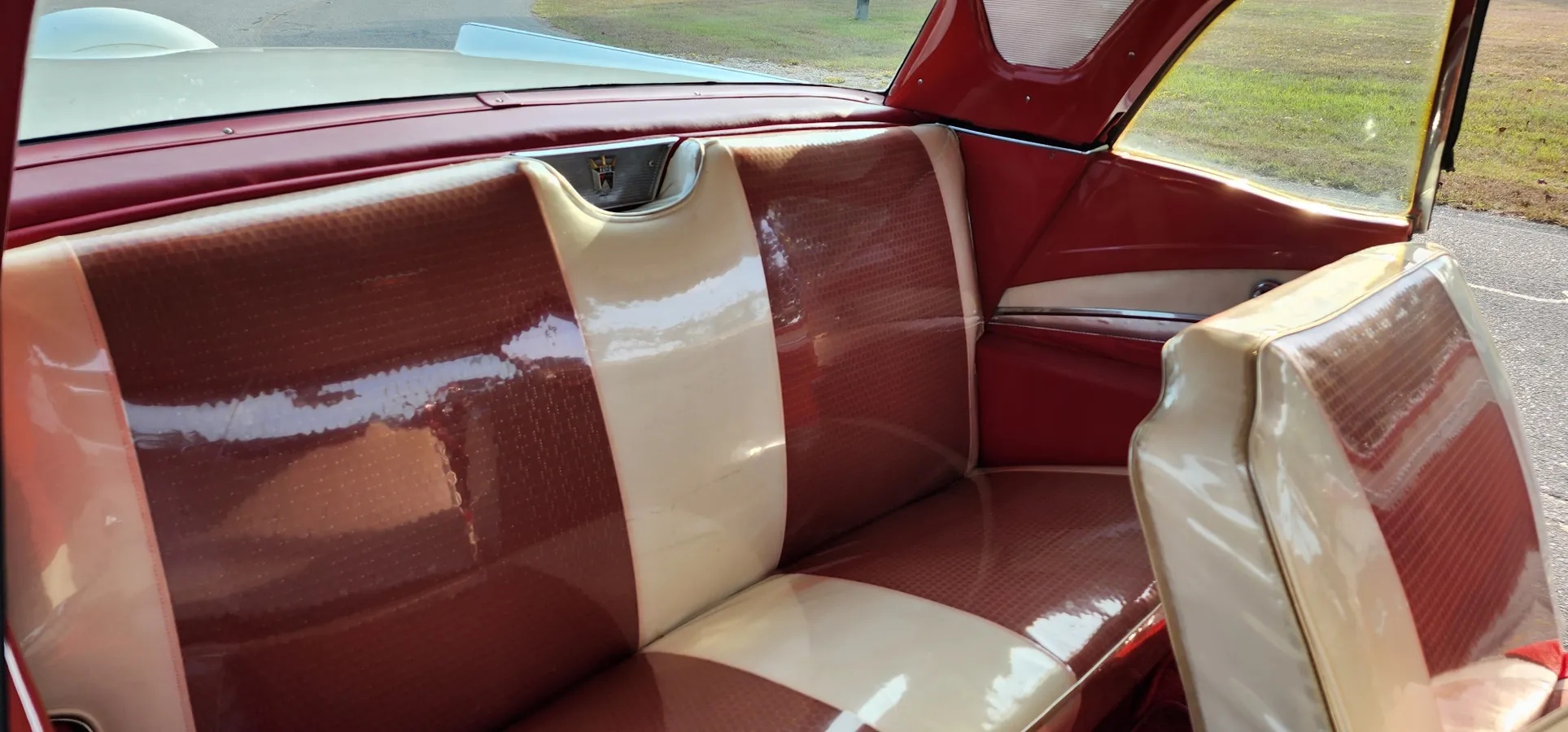 Ford-Fairlane-1957-Red-Red-3