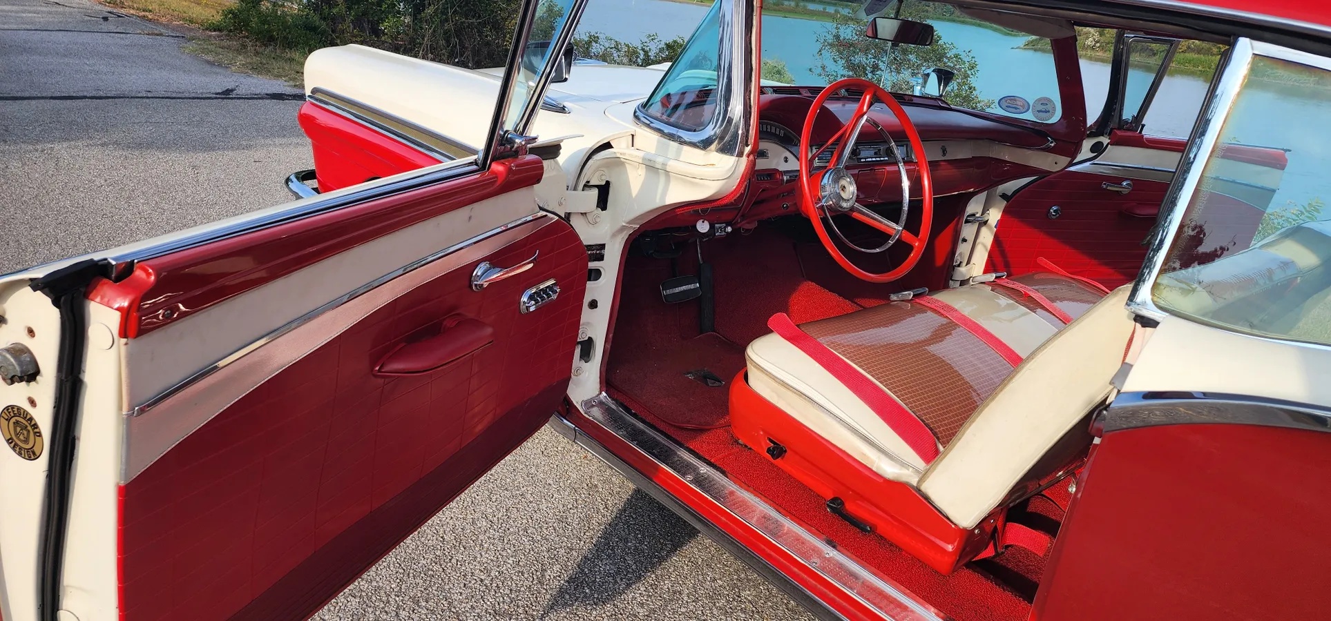 Ford-Fairlane-1957-Red-Red-4
