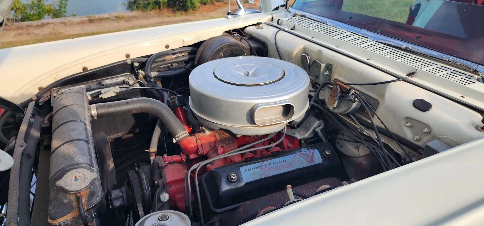 Ford-Fairlane-1957-Red-Red-5