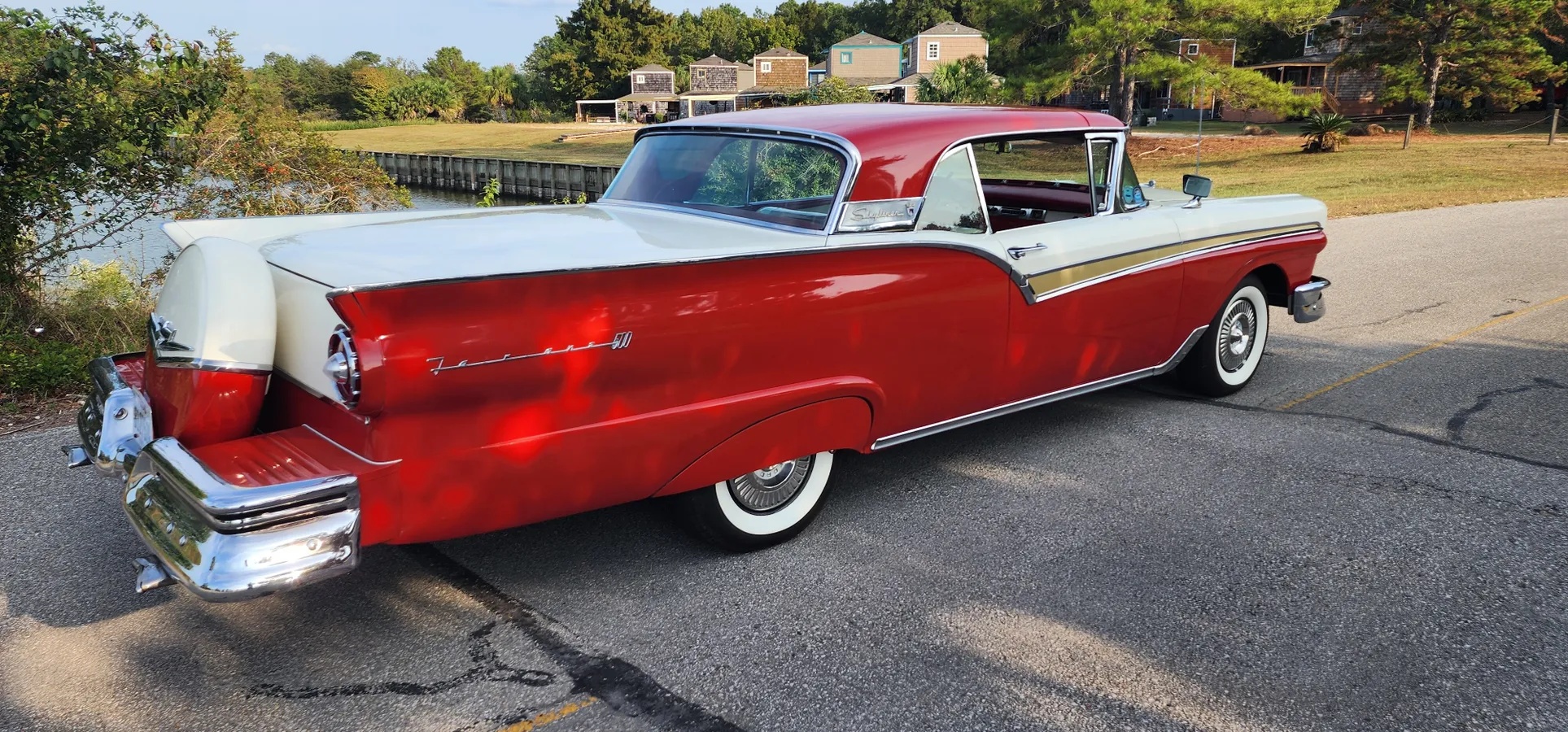 Ford-Fairlane-1957-Red-Red-6