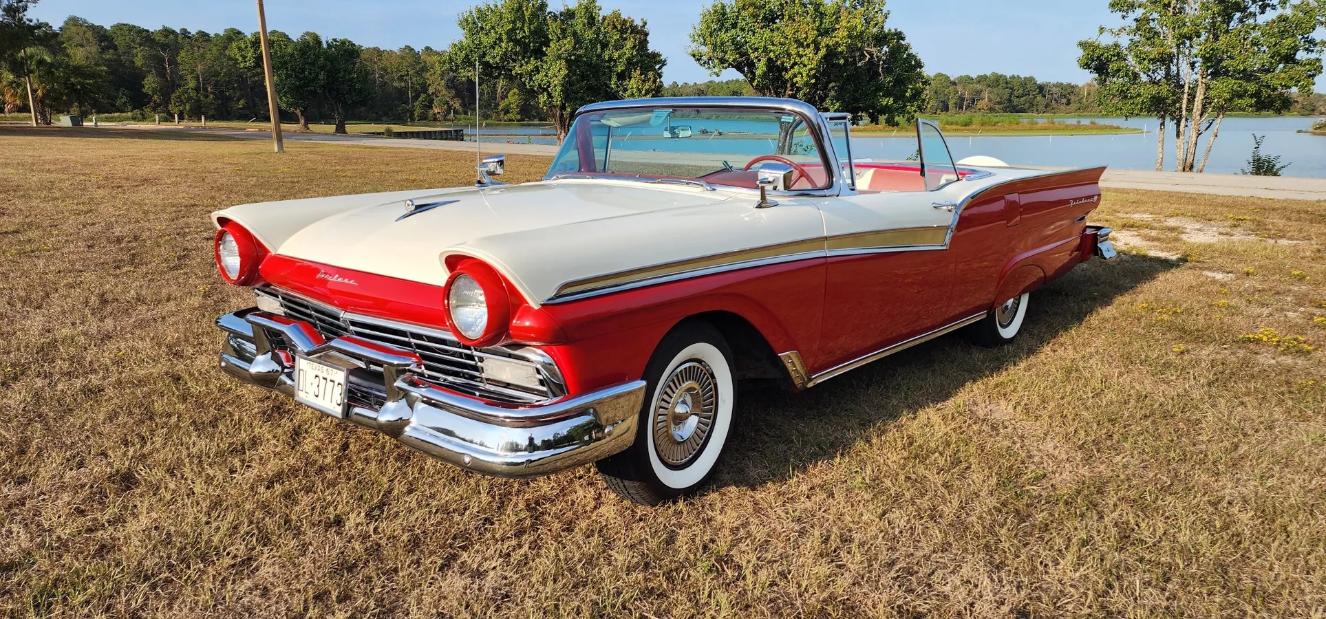 Ford-Fairlane-1957-Red-Red-9