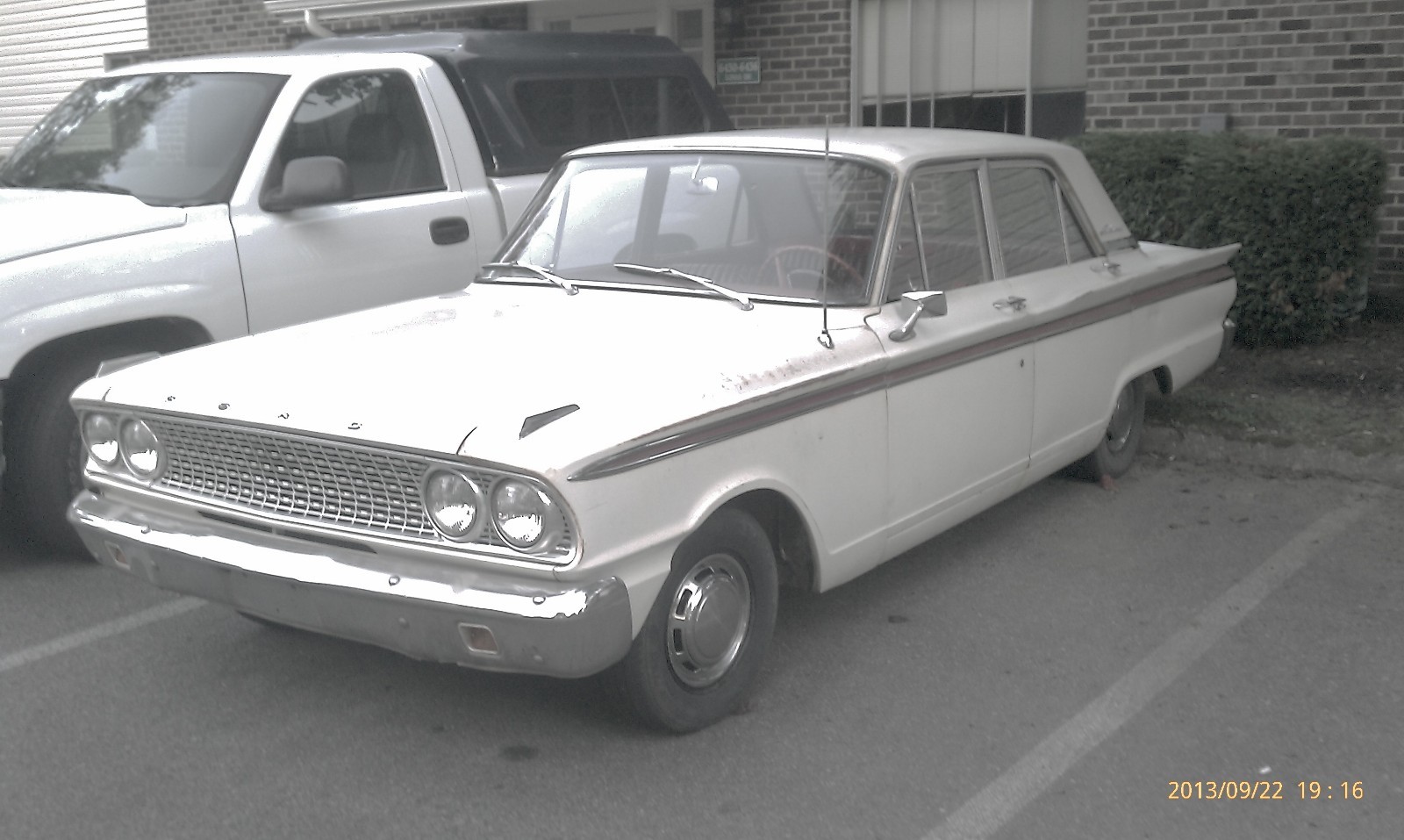 Ford-Fairlane-1963-5