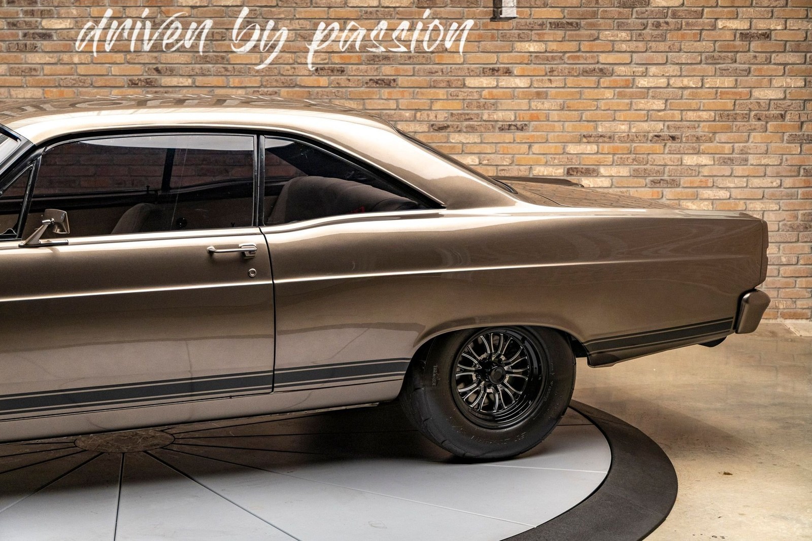 Ford-Fairlane-1967-Coupe-7