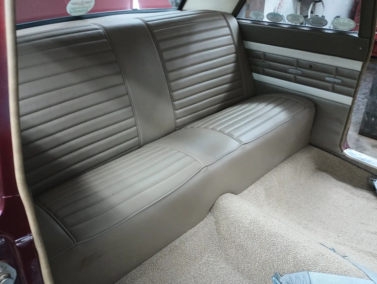 Ford-Fairlane-500-1964-Burgundy-Tan-6