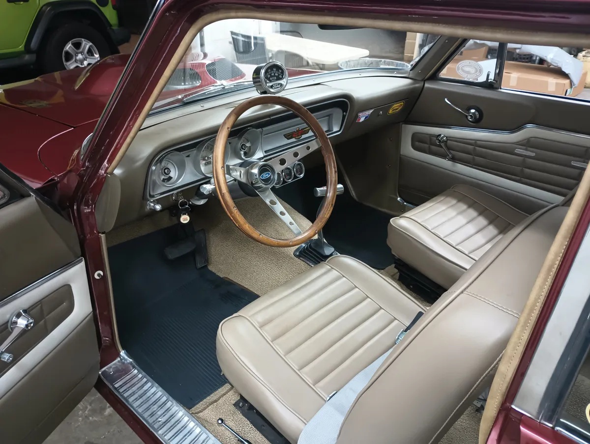 Ford-Fairlane-500-1964-Burgundy-Tan-8