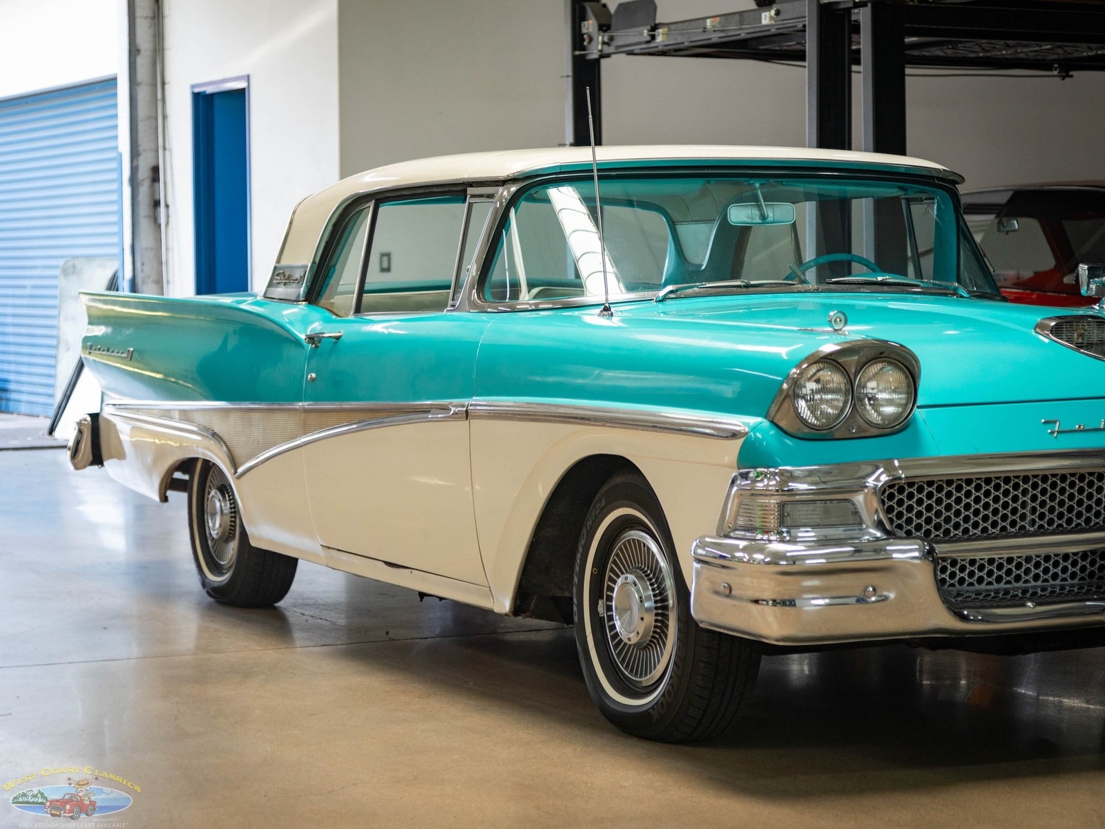 Ford-Fairlane-500-Skyliner-Retractable-352300HP-V8-1958-2-Door-Convertible-11