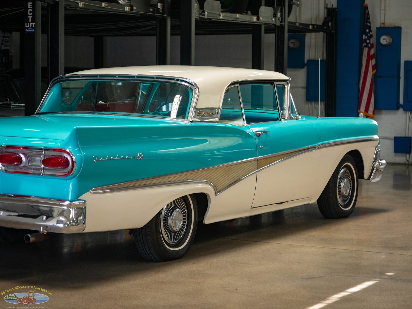 Ford-Fairlane-500-Skyliner-Retractable-352300HP-V8-1958-2-Door-Convertible-26