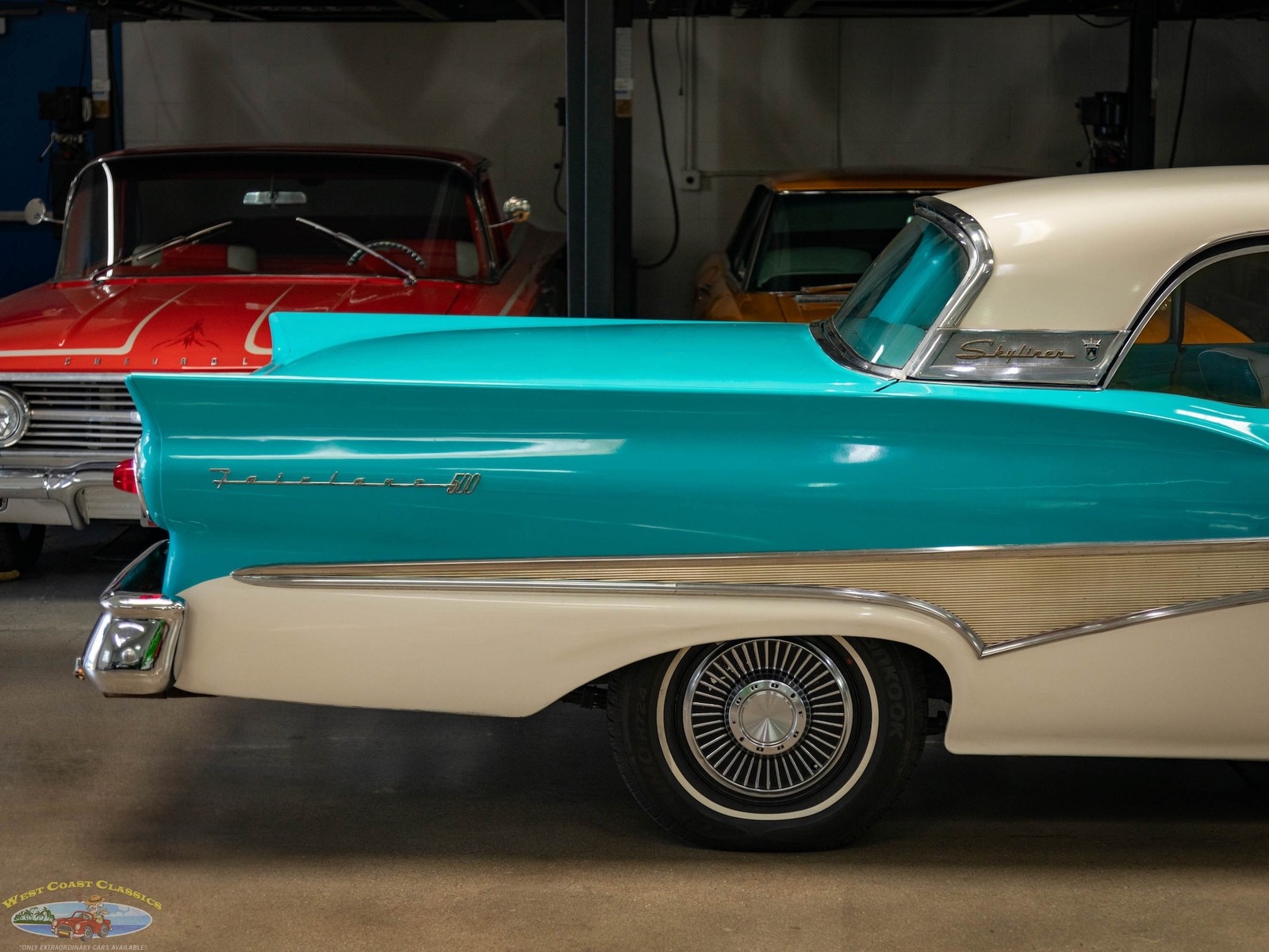 Ford-Fairlane-500-Skyliner-Retractable-352300HP-V8-1958-2-Door-Convertible-4