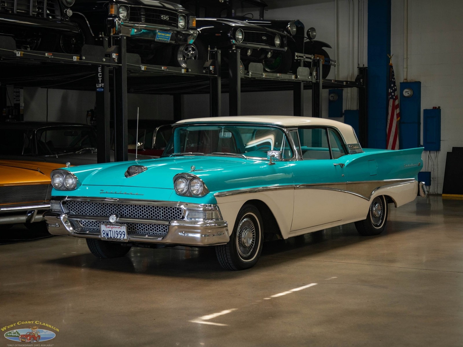 Ford-Fairlane-500-Skyliner-Retractable-352300HP-V8-1958-2-Door-Convertible