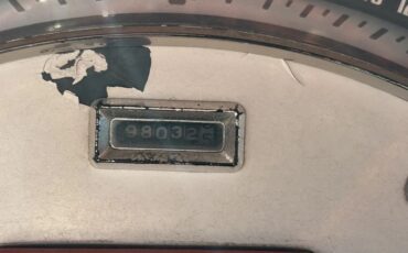 Ford-Fairlane-500-skyliner-1957-White-Red-6