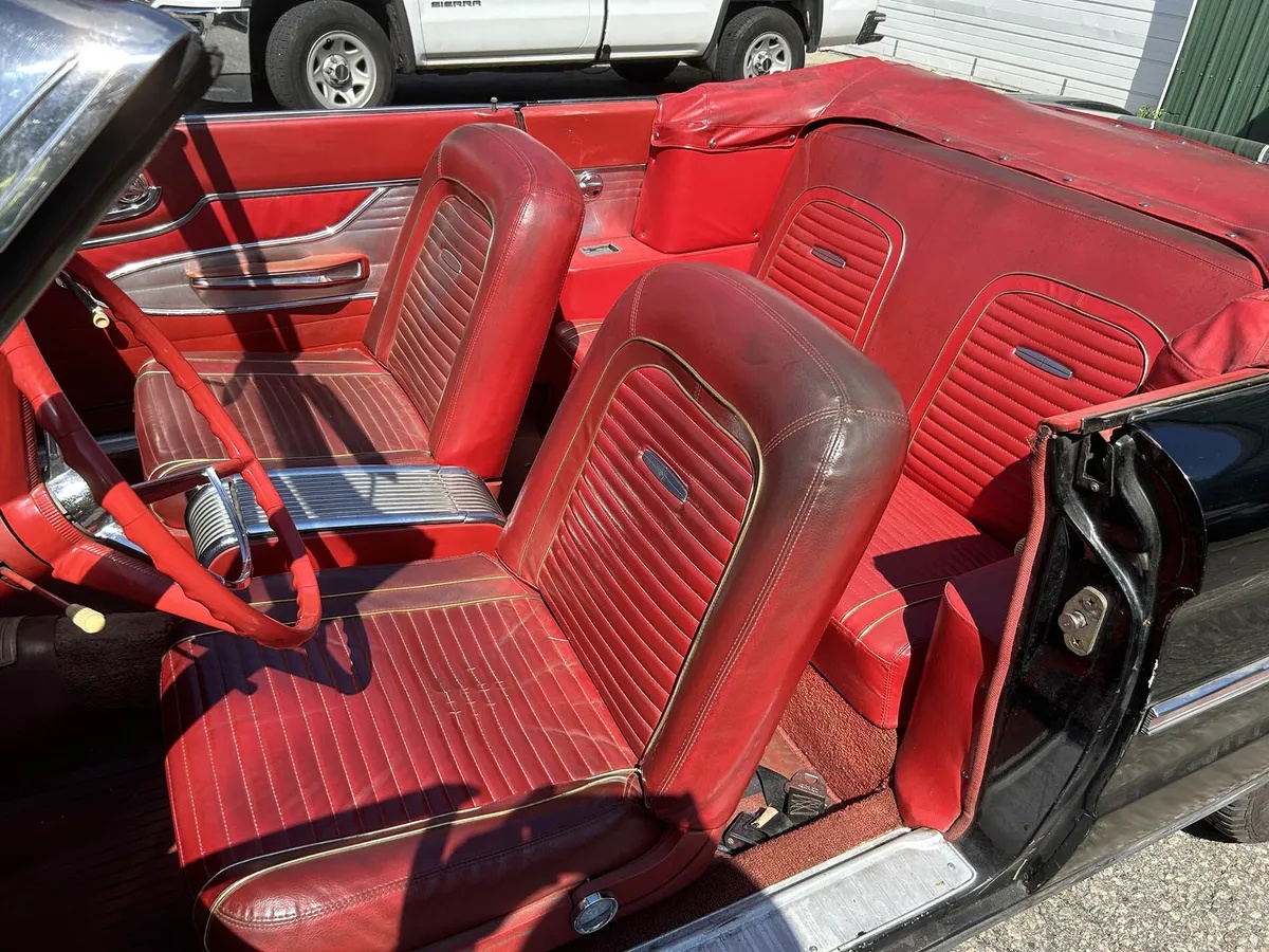 Ford-Falcon-1963-Black-Red-19