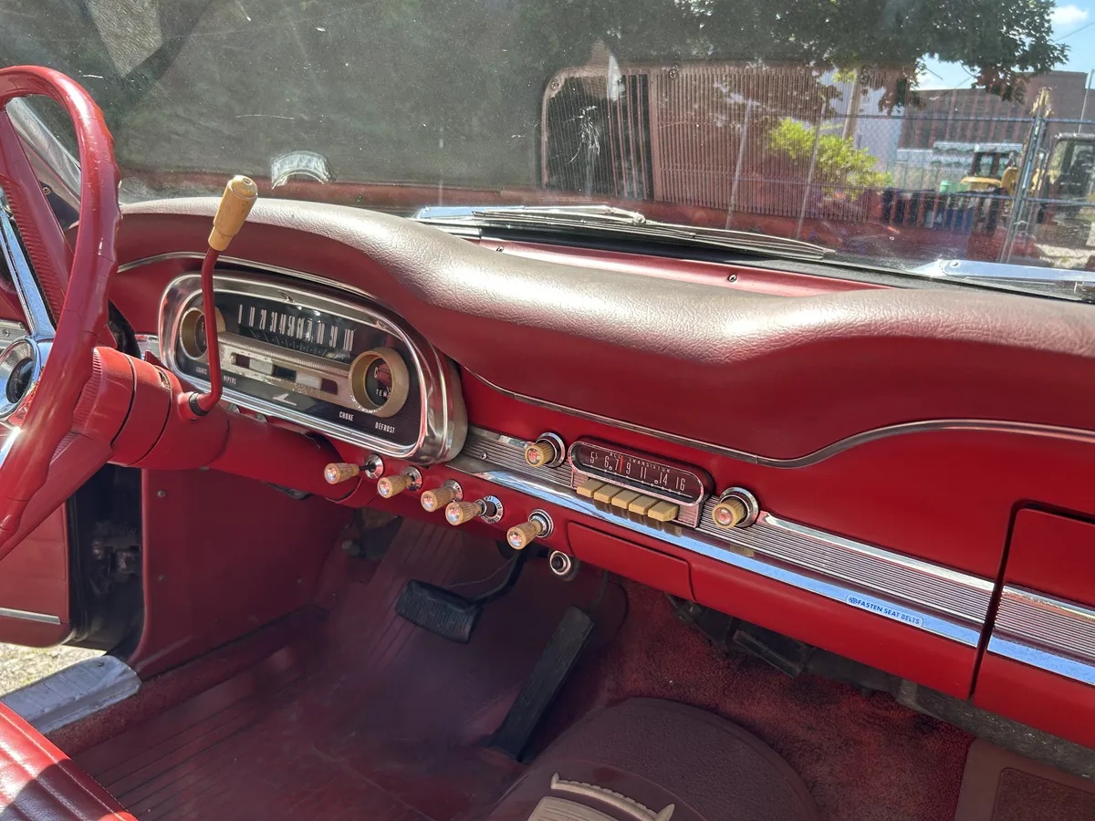 Ford-Falcon-1963-Black-Red-7