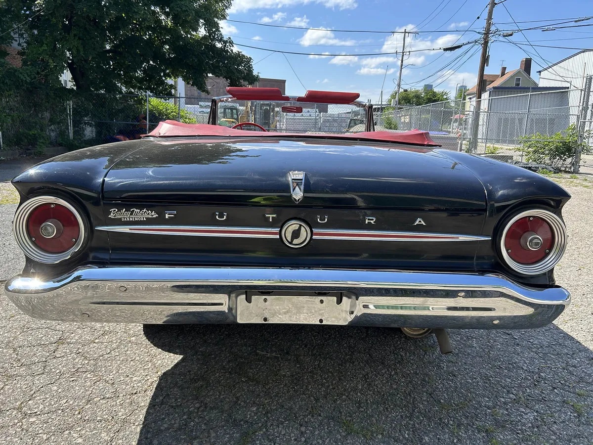 Ford-Falcon-1963-Black-Red-9