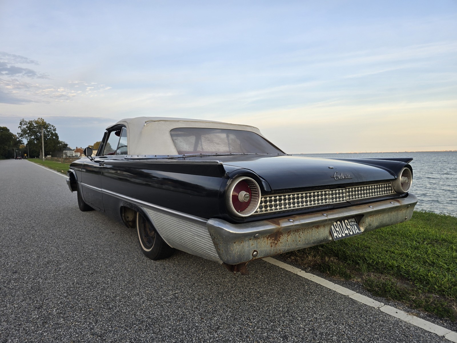 Ford-Galaxie-1961-Convertible-2