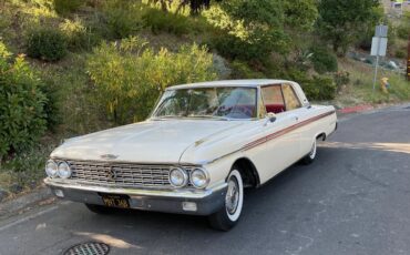 Ford-Galaxie-1962-Corinthian-White-Red-Crush-Vinyl-1