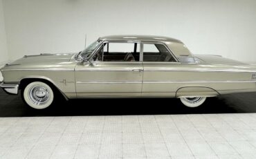 Ford-Galaxie-1963-Sedan-1