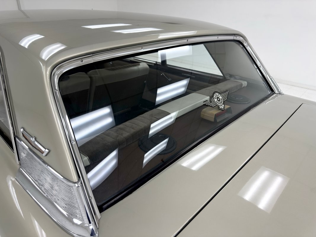 Ford-Galaxie-1963-Sedan-18