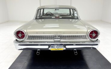 Ford-Galaxie-1963-Sedan-3